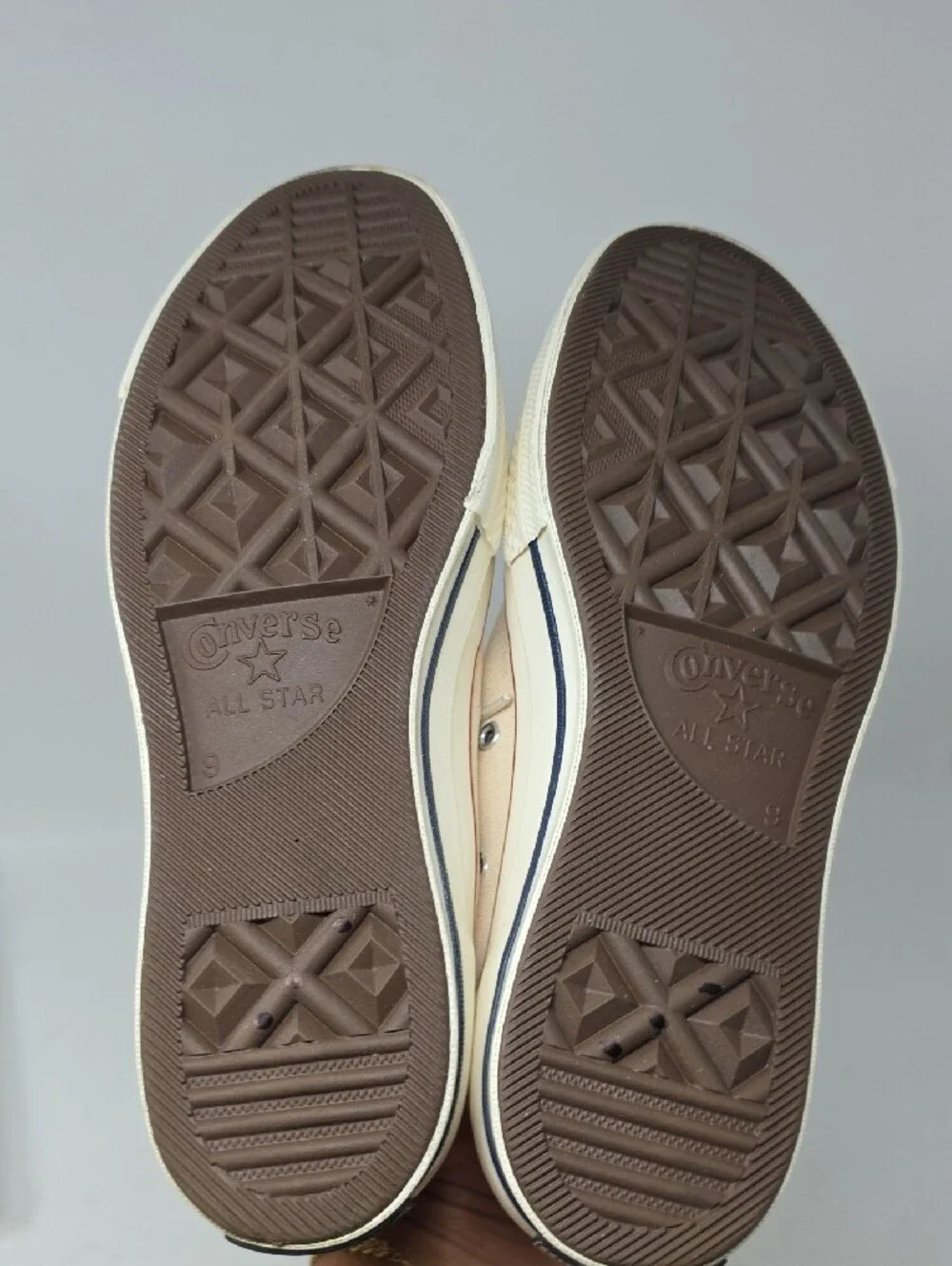 Converse comfortable low